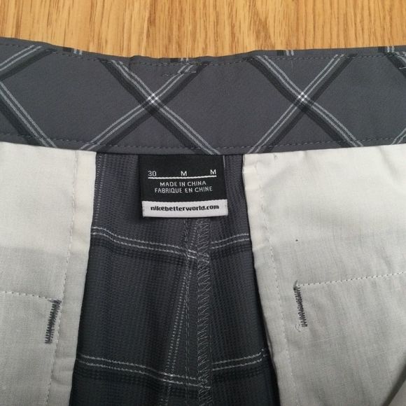 Nike golf shorts. - Picture 6 of 10